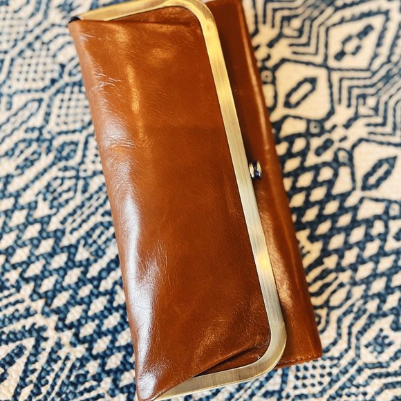 NWT New Hobo Rachel Frame Wallet Truffle